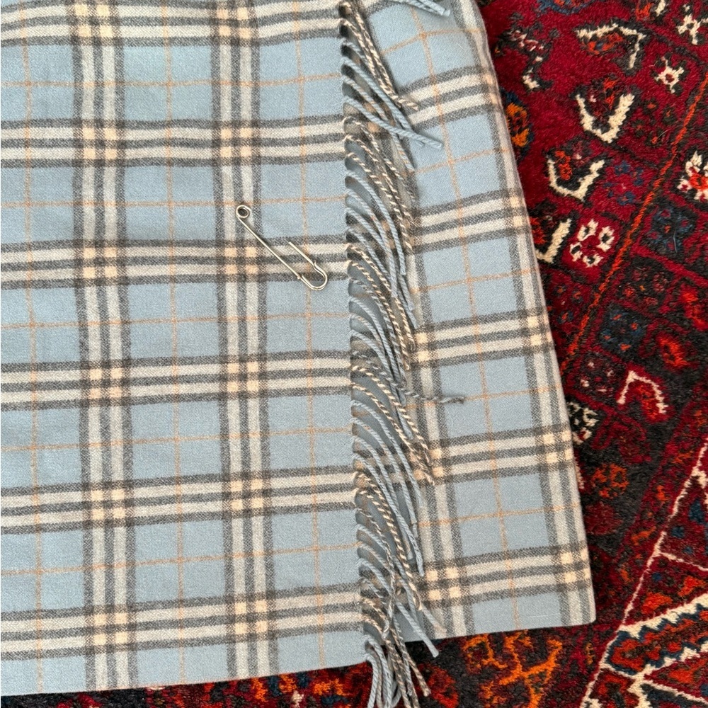 Burberry vintage wool Blue Plaid Skirt with fringe and pin - Picture 8 of 11